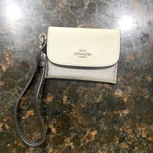 NWOT coach credit card holder with wristlet strap